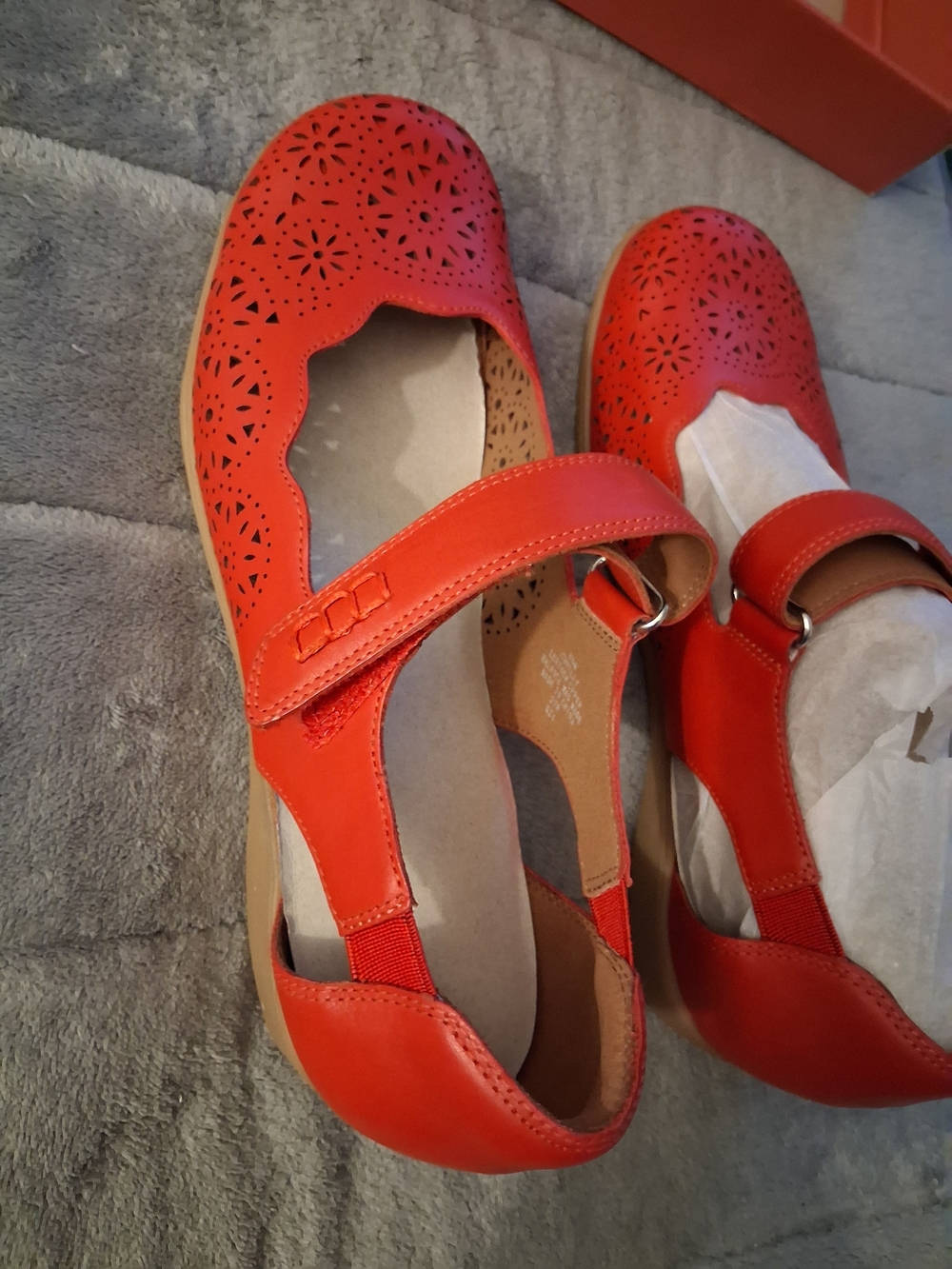 Cobb Hill RULLY, Red Mary Jane Flats with Floral Cutouts New W/box